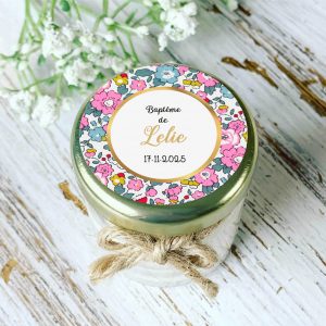 Bougie baptême personnalisée motif Liberty rose Lelie
