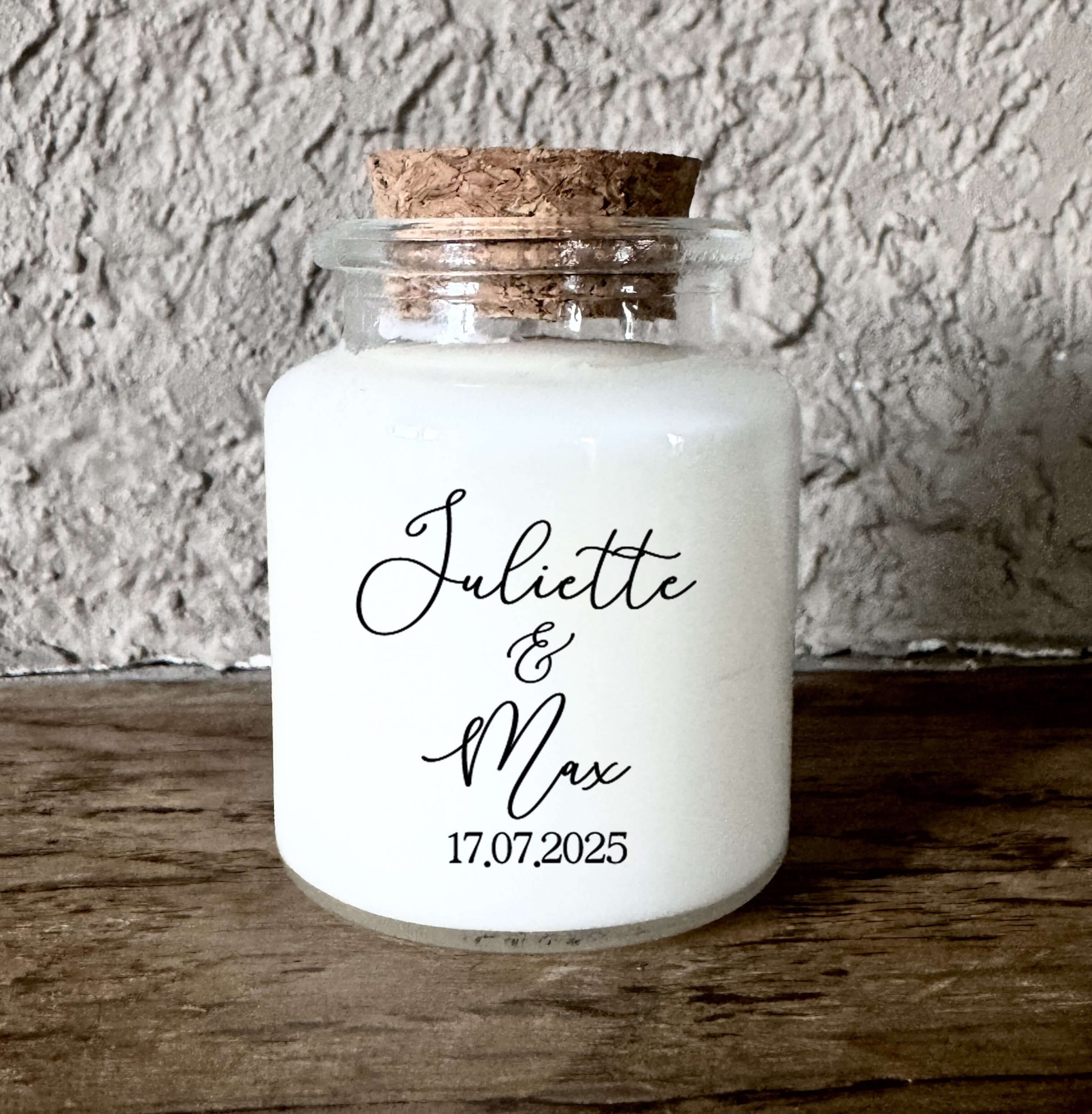 Bougie parfumée personnalisée mariage bohème champêtre chic, pot en verre avec ficelle jute et bouchon en liège, fabrication artisanale en France.