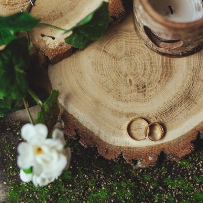 Rondins de bois décoration de table mariage rustique