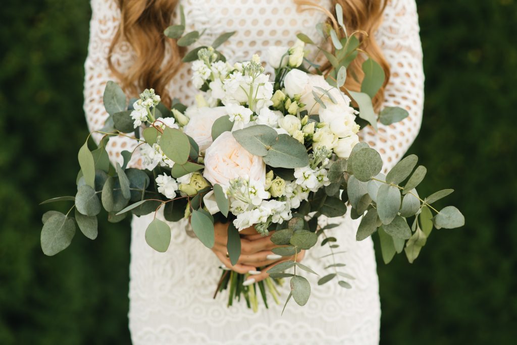 Mariage végétal: sublimez votre décoration avec de l'eucalyptus Mariage végétal: sublimez votre décoration avec de l'eucalyptus