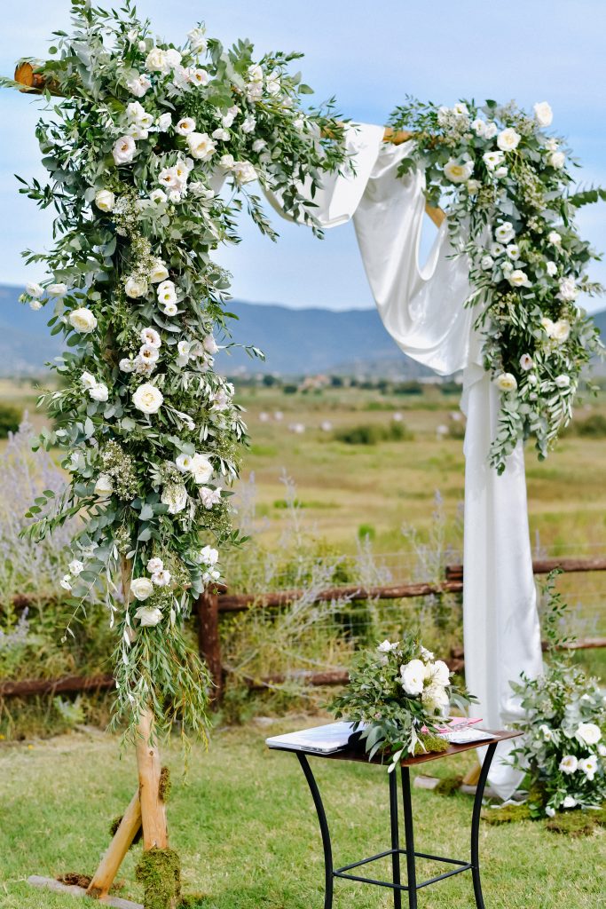 Mariage d’Anémones et d’Eucalyptus Naturel, un Duo Élégant ! Mariage d’Anémones et d’Eucalyptus Naturel, un Duo Élégant !