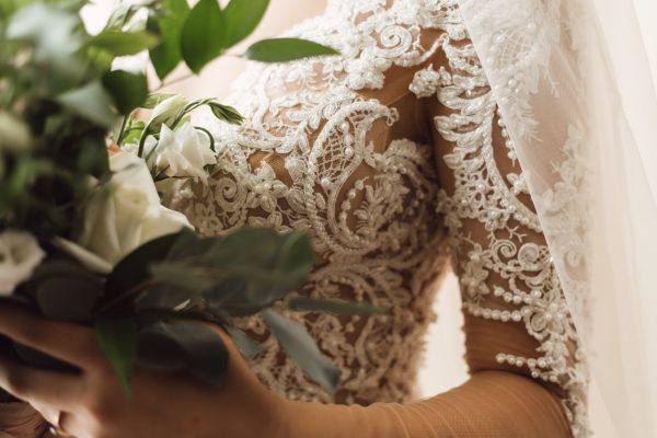 La dentelle, l'essence de la robe de mariée
