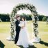 Fleurs blanches pour une cérémonie de mariage élégant