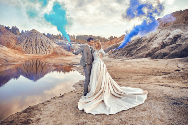 Les fumigènes colorés, must-have pour vos photos de mariage