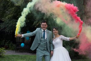 Les fumigènes colorés, must-have pour vos photos de mariage