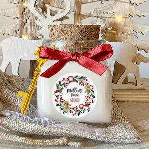 Bougie de Noël personnalisée avec couronne festive et ruban rouge